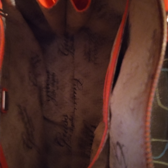 Guess - Picture 5 of 16